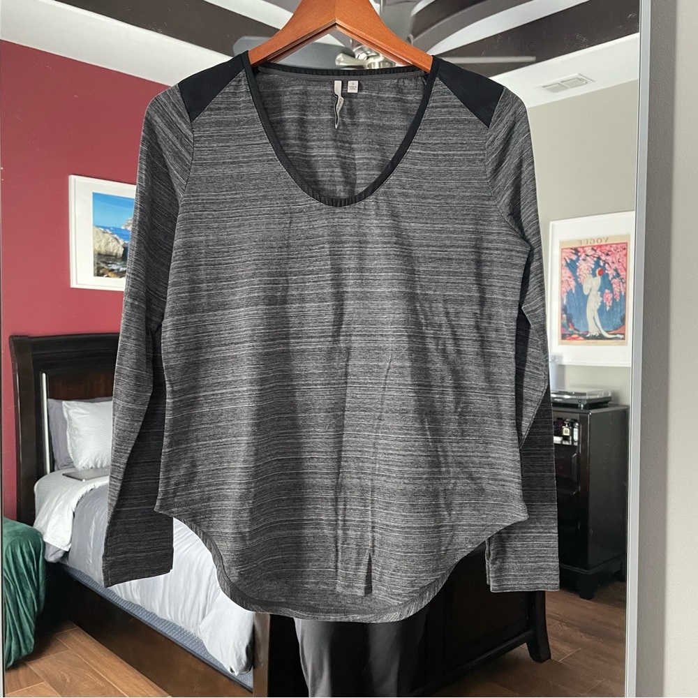 Calvin Klein Jeans Gray Long Sleeve Size Small